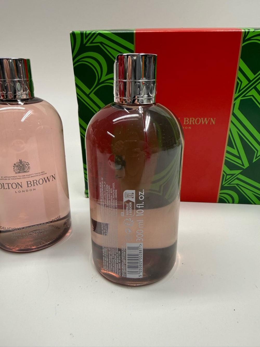 molton brown delicious rhubarb and rose shower gel - Picture 3 of 4
